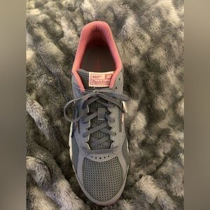 NWT New Balance running shoe 11D **Right shoe only**